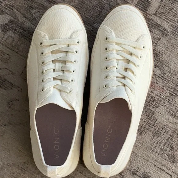 Vionic woman’s slip on Sneakers 9W - Picture 2 of 8